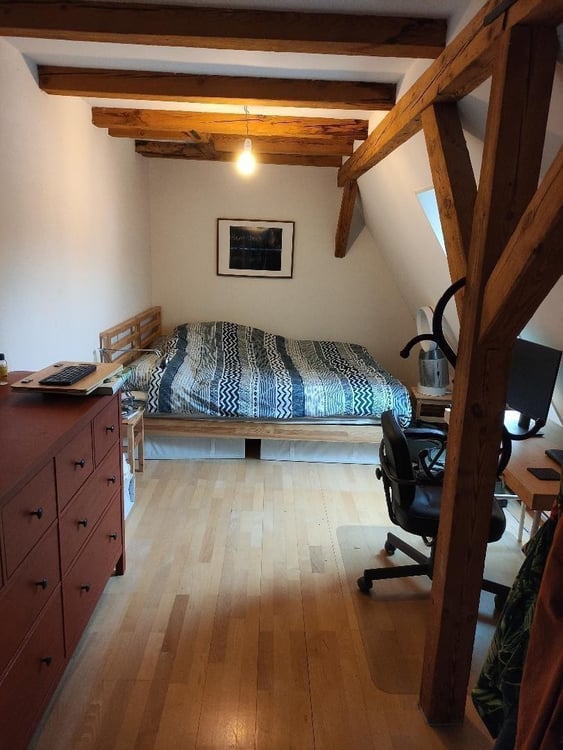 Charmante und helle Dachwohnung mit Holzbalken 4