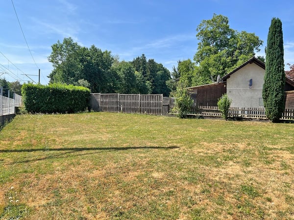 Einfamilienhaus mit Garage und Gartenhaus 13