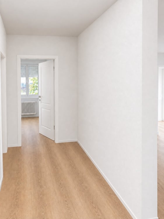 Vermietung nach kompletter Sanierung stilvolle 4.5-Zimmer-Wohnung mit grosszügigem Balkon 2