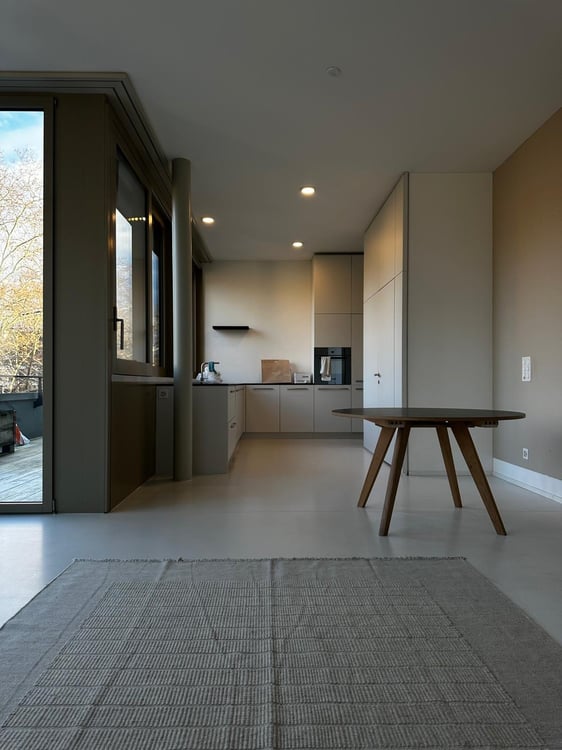 Light-Filled Top-Floor Flat in Zürich (8005) 8