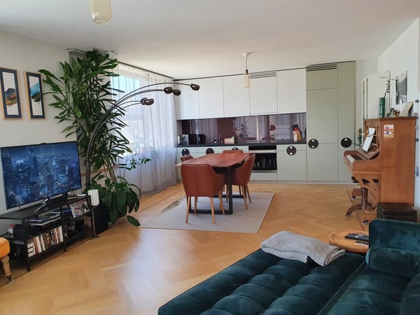 Möblierte 3.5-Zimmer-Wohnung mit Balkon beim Zürich HB | Fully Furnished 3.5-Room Apartment with Balcony next to Zurich main station 1