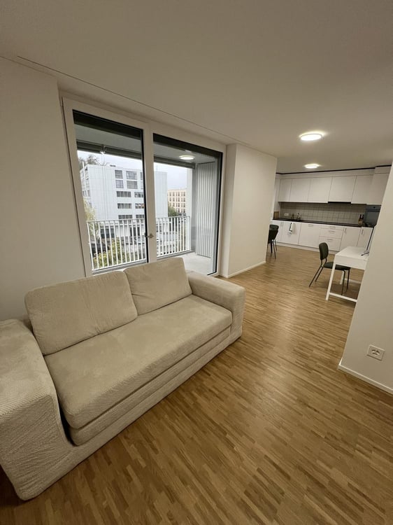Moderne 2.5-Zimmer-Neubauwohnung mit Bergsicht 4 Min. zum Bahnhof Effretikon 5