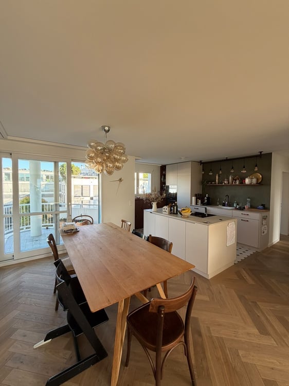 Beautiful, spacious 5.5-room apartment in the city centre (Tribschen) right by the lake / Wunderschöne, geräumige 5.5-Zimmer-Wohnung im Stadtzentrum (Tribschen) direkt am See 1