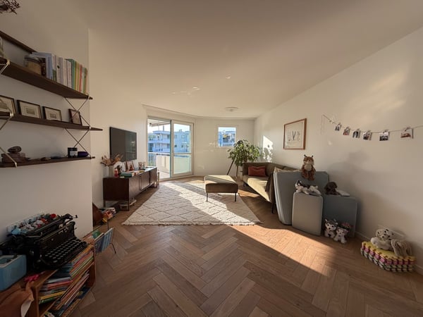Beautiful, spacious 5.5-room apartment in the city centre (Tribschen) right by the lake / Wunderschöne, geräumige 5.5-Zimmer-Wohnung im Stadtzentrum (Tribschen) direkt am See 2