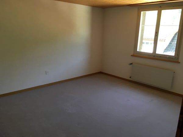 Gemütlliche 5 1/2 Zi. Wohnung neben Landwirtschaftswiese 7
