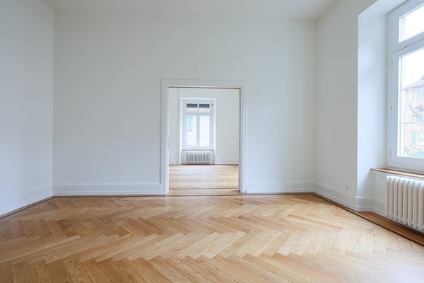 Helle, grosszügige 4.5-Zimmer-Wohnung mit 2 Balkonen, 100m2 | Bright, spacious 4.5-room apartment with 2 balconies, 100m2 1