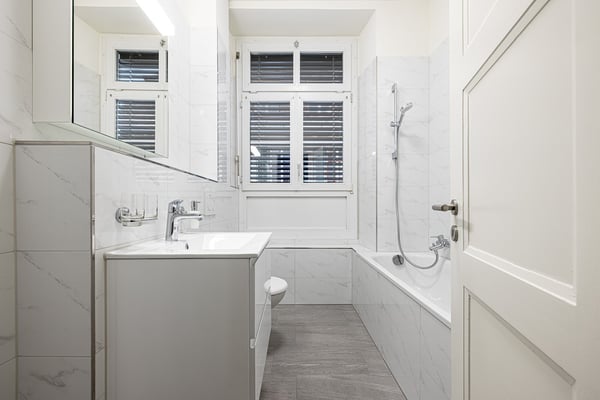 Helle, grosszügige 4.5-Zimmer-Wohnung mit 2 Balkonen, 100m2 | Bright, spacious 4.5-room apartment with 2 balconies, 100m2 4