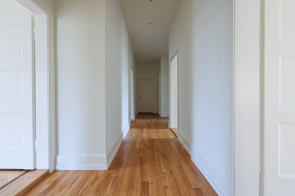 Helle, grosszügige 4.5-Zimmer-Wohnung mit 2 Balkonen, 100m2 | Bright, spacious 4.5-room apartment with 2 balconies, 100m2 3