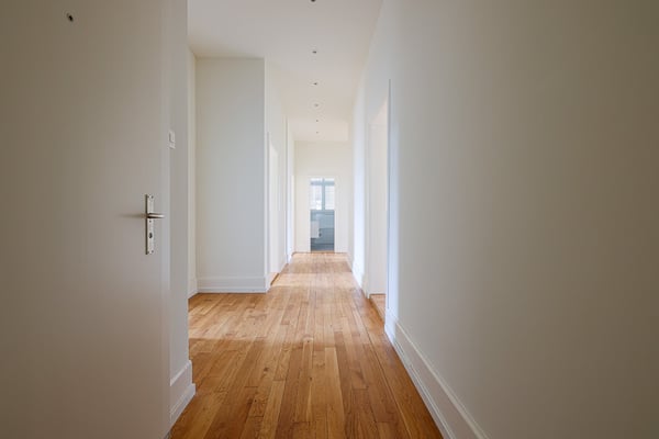 Helle, grosszügige 4.5-Zimmer-Wohnung mit 2 Balkonen, 100m2 | Bright, spacious 4.5-room apartment with 2 balconies, 100m2 2