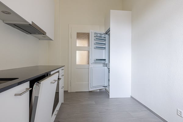 Helle, grosszügige 4.5-Zimmer-Wohnung mit 2 Balkonen, 100m2 | Bright, spacious 4.5-room apartment with 2 balconies, 100m2 7