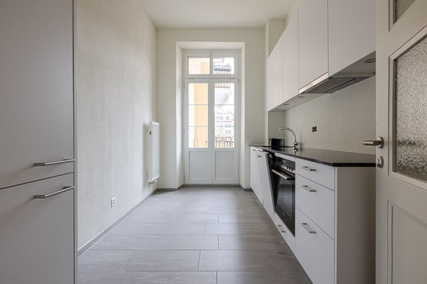 Helle, grosszügige 4.5-Zimmer-Wohnung mit 2 Balkonen, 100m2 | Bright, spacious 4.5-room apartment with 2 balconies, 100m2 8