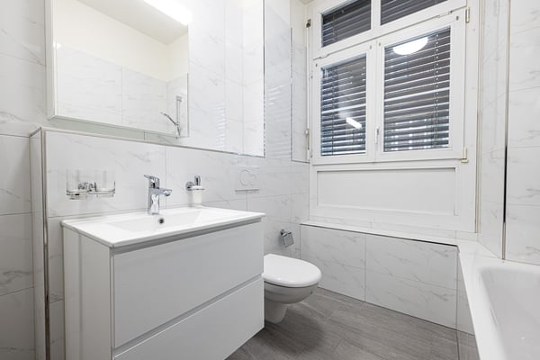 Helle, grosszügige 4.5-Zimmer-Wohnung mit 2 Balkonen, 100m2 | Bright, spacious 4.5-room apartment with 2 balconies, 100m2 5