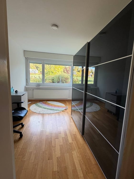 Spacious 4.5 apartment with private exit to garden in Zollikerberg 3