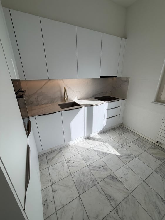 Stilvolles Wohnen im charmanten Altbau  modern ausgebaut und lichtdurchflutet 2