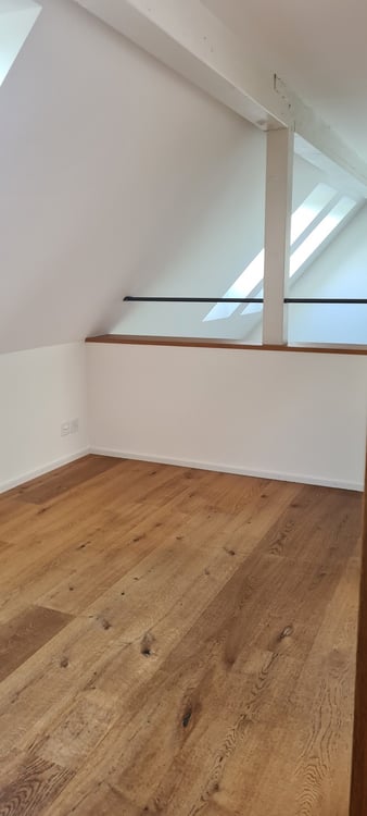 3.5-Zimmer-Maisonettewohnung mit privater Dachterrasse im Kreis 4 in Zürich 12