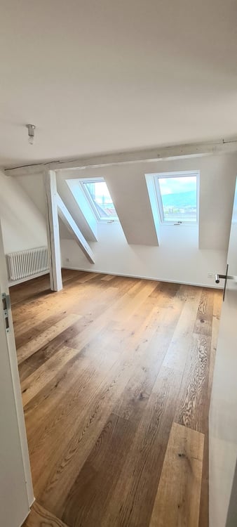 3.5-Zimmer-Maisonettewohnung mit privater Dachterrasse im Kreis 4 in Zürich 7