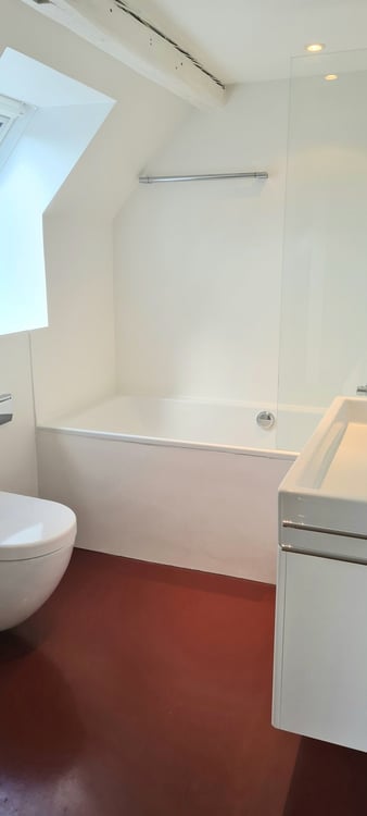 3.5-Zimmer-Maisonettewohnung mit privater Dachterrasse im Kreis 4 in Zürich 9