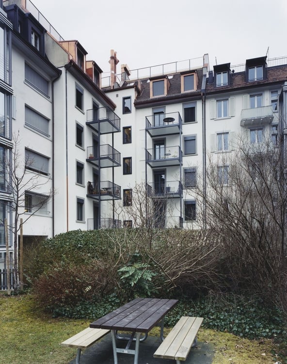 3.5-Zimmer-Maisonettewohnung mit privater Dachterrasse im Kreis 4 in Zürich 2