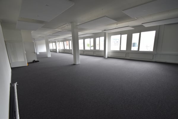 Perfekt angebunden, sofort bezugsbereit: 511m2 im Herzen von Urdorf 4