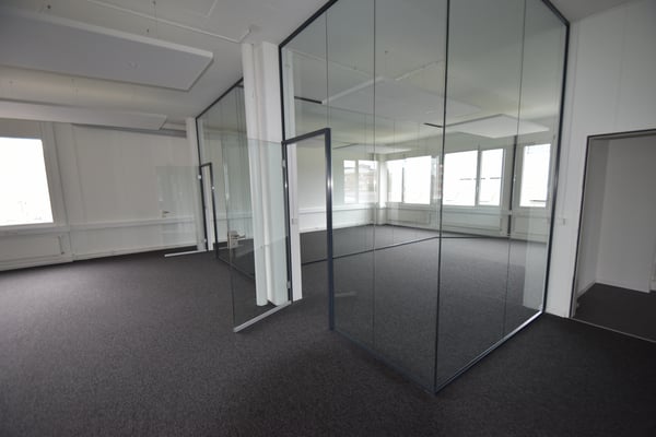 Perfekt angebunden, sofort bezugsbereit: 511m2 im Herzen von Urdorf 8