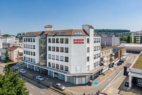 Perfekt angebunden, sofort bezugsbereit: 511m2 im Herzen von Urdorf 2