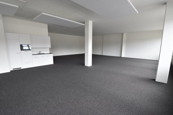 Perfekt angebunden, sofort bezugsbereit: 511m2 im Herzen von Urdorf 6