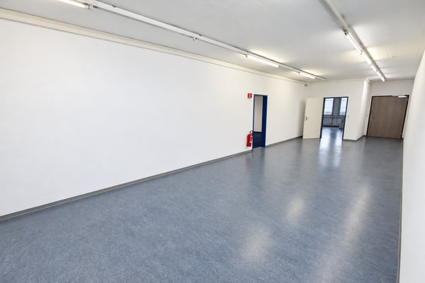 Viel Platz für Ihre Ideen - 180 m2 Lagerfläche in Urdorf 3