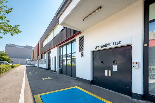 Viel Platz für Ihre Ideen - 180 m2 Lagerfläche in Urdorf 11