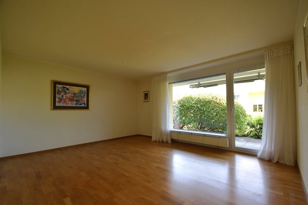 Charmante 2.5-Zimmerwohnung mit Sitzplatz 3