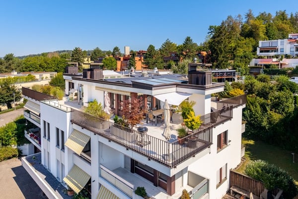 Exklusive 4.5-Zimmer-Attikawohnung mit 100 m2 Dachterrasse 1