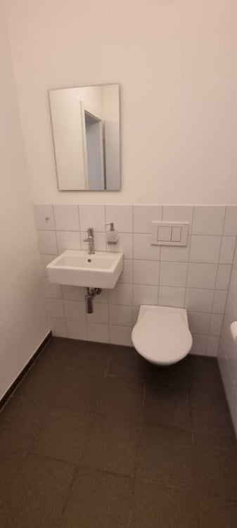 ARBEITEN INMITTEN DES BATA-PARKS