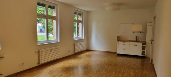 ARBEITEN INMITTEN DES BATA-PARKS