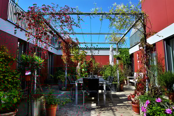 Wunderschöne 1.5 Zimmer-Wohnung mit Innenhof zu vermieten 1