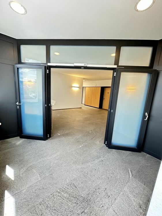 Repräsentative Büroflächen mit Empfang, Sitzungszimmer und Parkplätzen in Villmergen 4