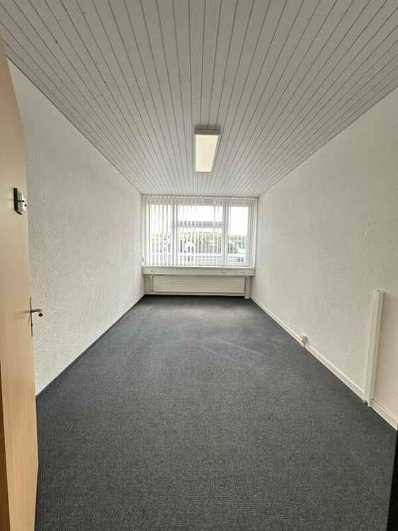 Repräsentative Büroflächen mit Empfang, Sitzungszimmer und Parkplätzen in Villmergen 8