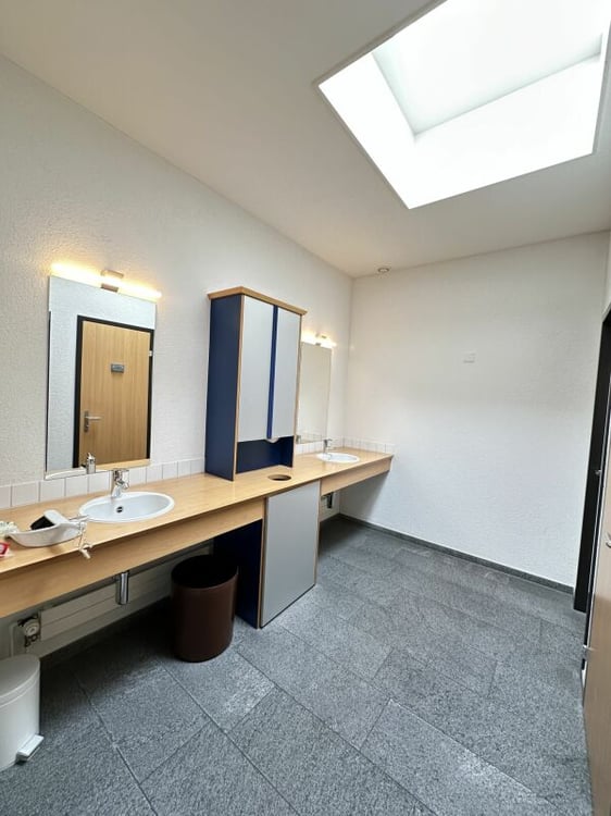 Repräsentative Büroflächen mit Empfang, Sitzungszimmer und Parkplätzen in Villmergen 17