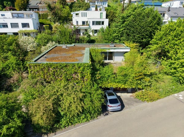 Grosszügiges Einfamilienhaus mit Entwicklungspotenzial 2