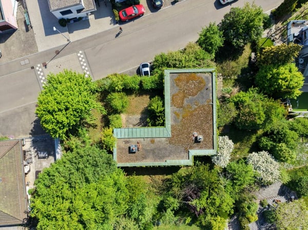 Grosszügiges Einfamilienhaus mit Entwicklungspotenzial 1