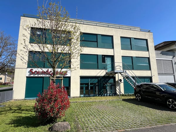 Helles grosszügiges Büro mit Aufenthaltsraum, Archiv und Lagerraum 2. OG 2