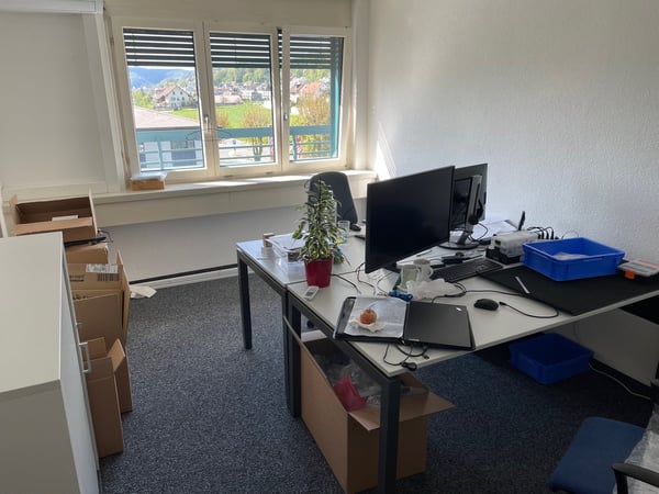 helles Eck-Büro mit Weitsicht 1
