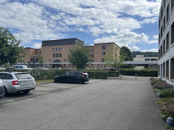 Abstellplatz aussen 1