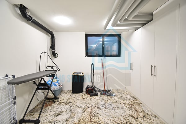 Luxuriöse Gewerbefläche mit moderner Architektur und Design 9