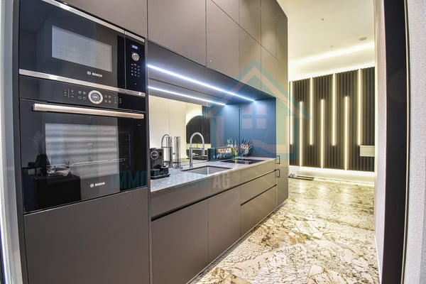 Luxuriöse Gewerbefläche mit moderner Architektur und Design 4