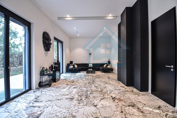 Luxuriöse Gewerbefläche mit moderner Architektur und Design 2