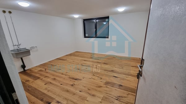 Luxuriöse Gewerbefläche mit moderner Architektur und Design 10