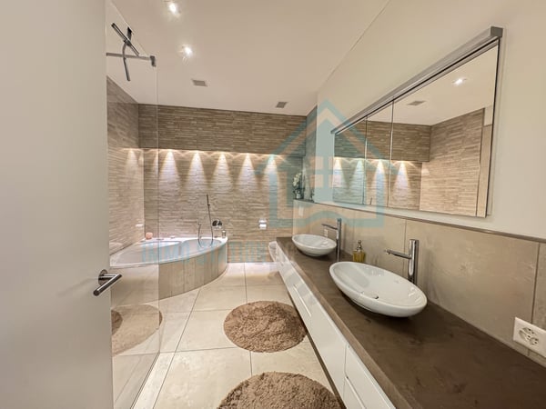 Luxuriöses Terrassenhaus am Sonnenhang mit unverbaubarem Alpenpanorama 8