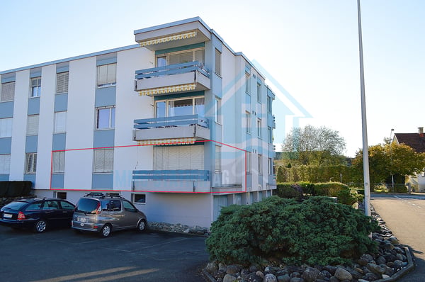 Modernes möbliertes WG-Zimmer mit Balkon an zentrale Lage 8