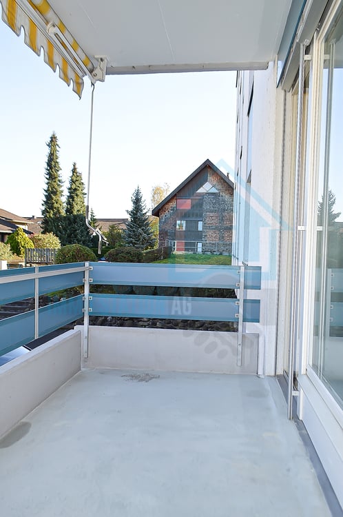 Modernes möbliertes WG-Zimmer mit Balkon an zentrale Lage 7