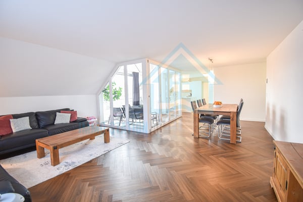 Interessante Investitionsmöglichkeit 4.5-Zimmer-Dachwohnung mit Loggia und Alpenblick in Burg AG 2