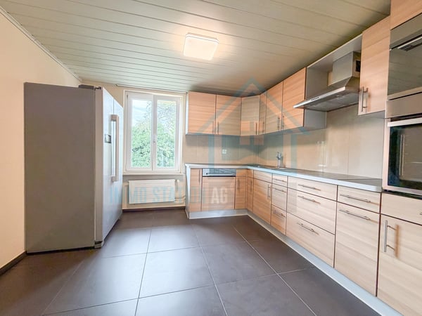 Grosszügiges Zweifamilienhaus mit Garten - ideal für Familien 11